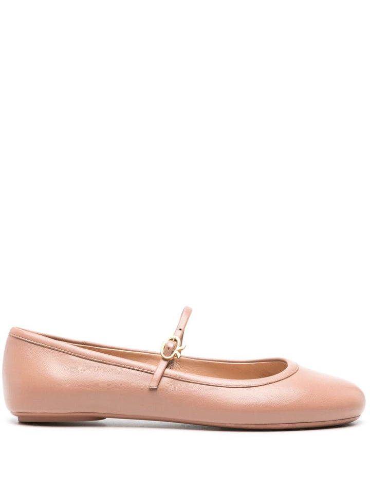 Gianvito Rossi Flat shoes Beige