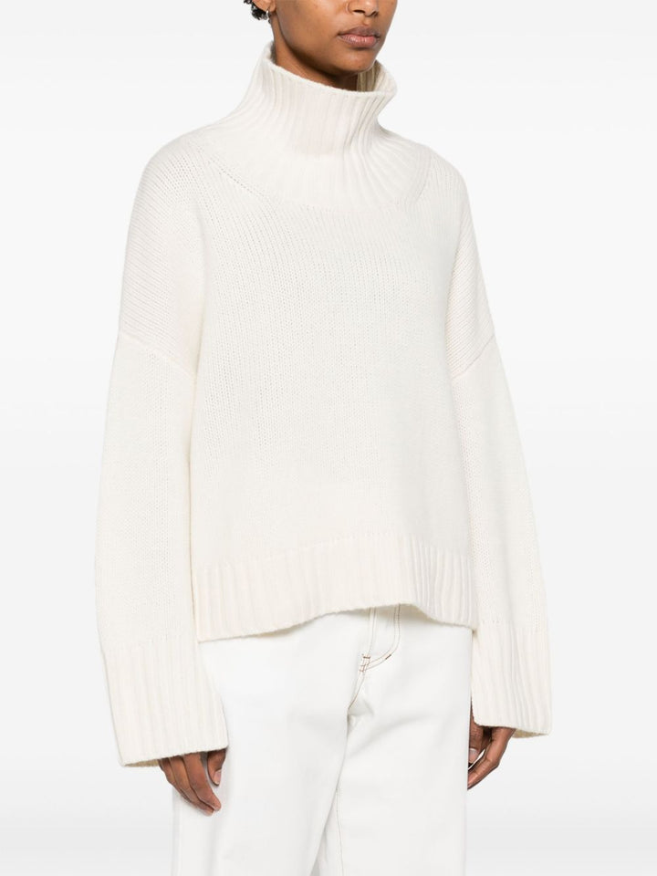 SOFT GOAT turtleneck