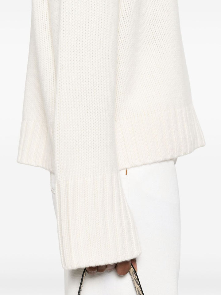 SOFT GOAT turtleneck
