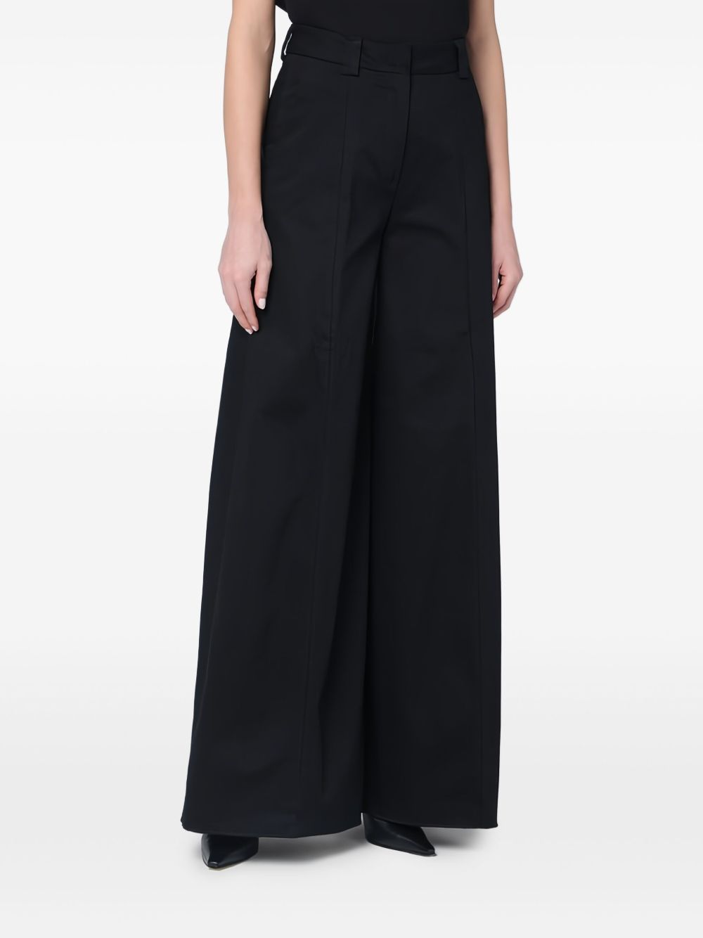 THE LATEST Trousers