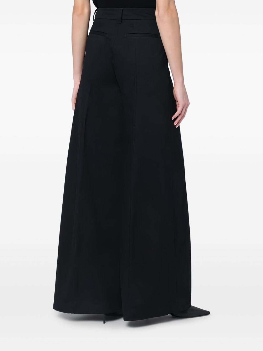 THE LATEST Trousers