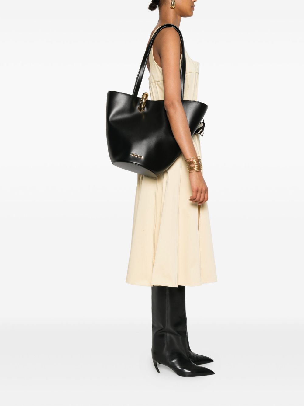 JACQUEMUS Le Bambola Moyen bucket bag