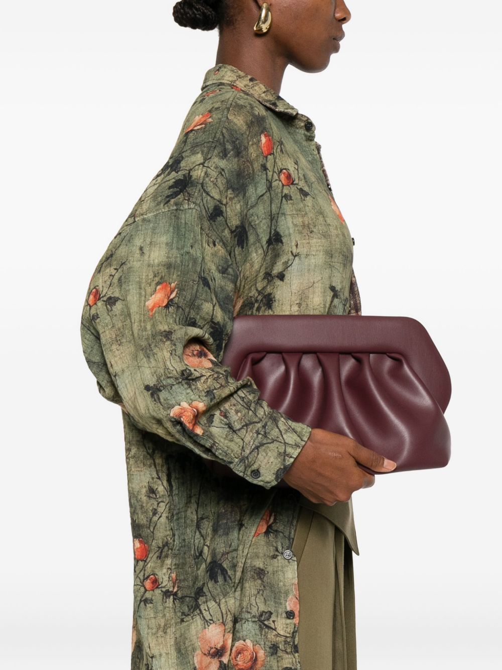 THEMOIRE' clutch