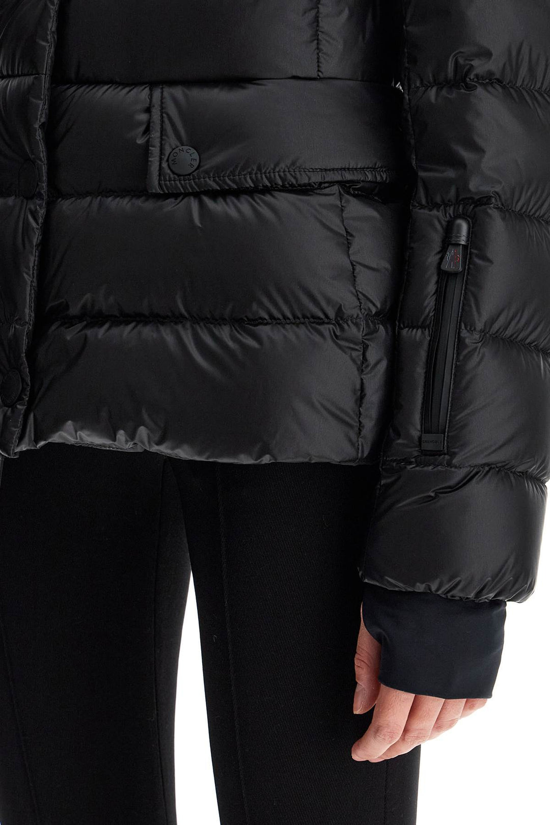 Moncler Grenoble short armoniques down