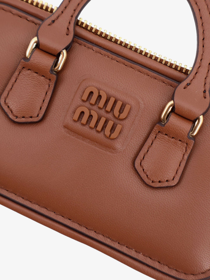 Arcadie leather trick for bags