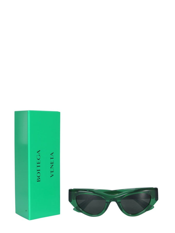 CAT-EYE SUNGLASSES