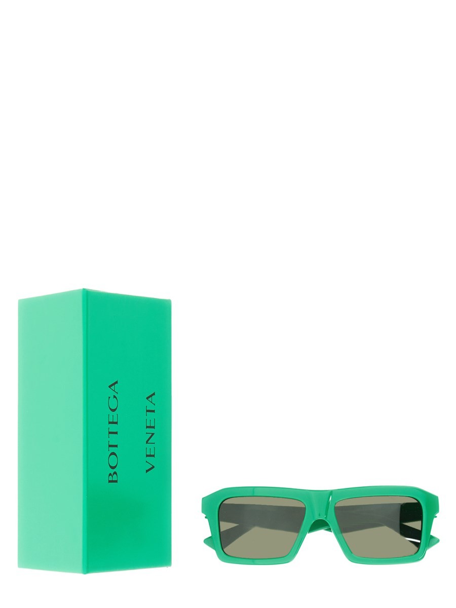 CLASSIC SQUARE SUNGLASSES