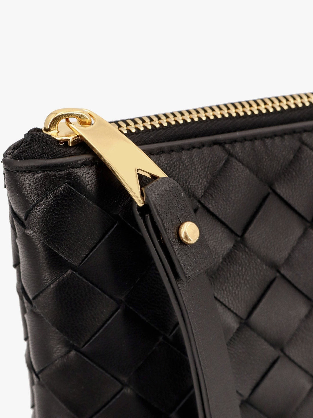 Intrecciato leather pouch