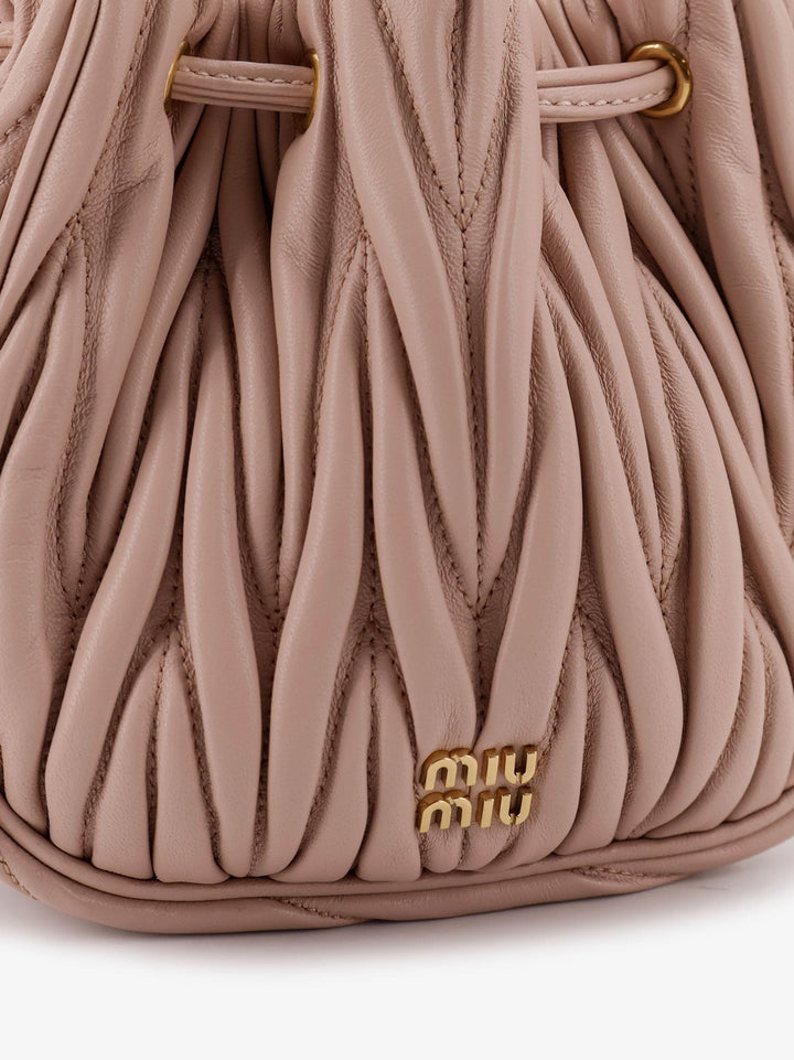 Matelassé leather bucket bag