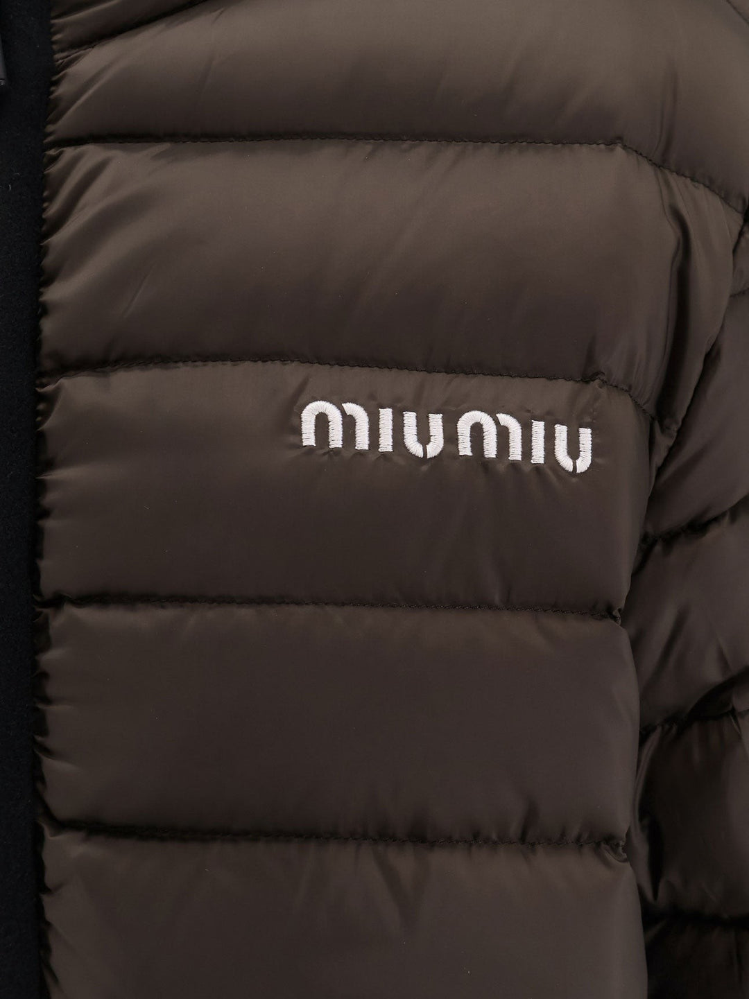 Recycled polyester hooded down jacket