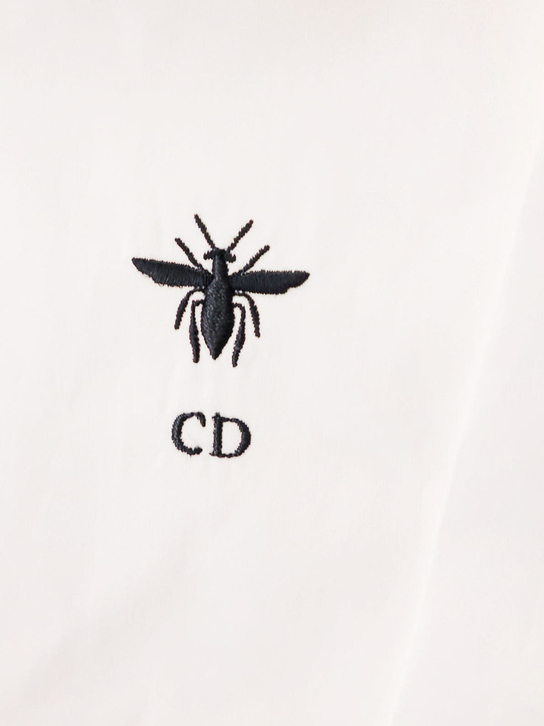 Shirt with oblique closure
