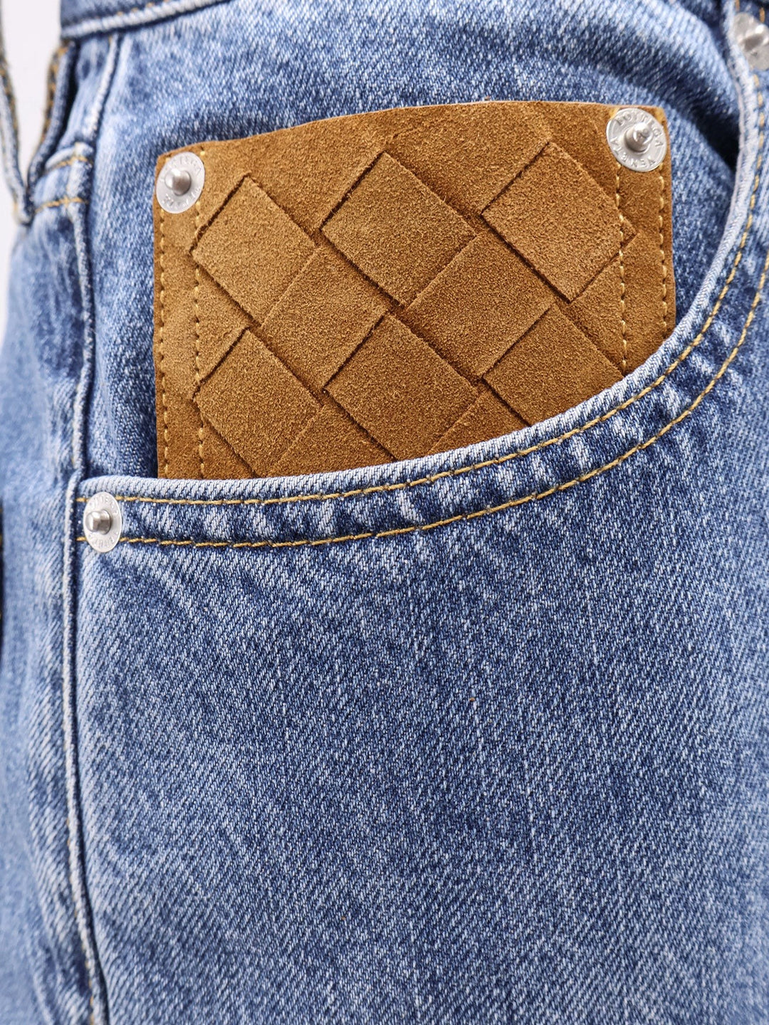 Turned up jeans with straight leg