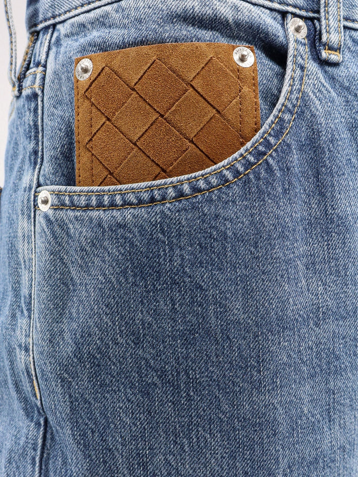 Wide leg jeans with turn up