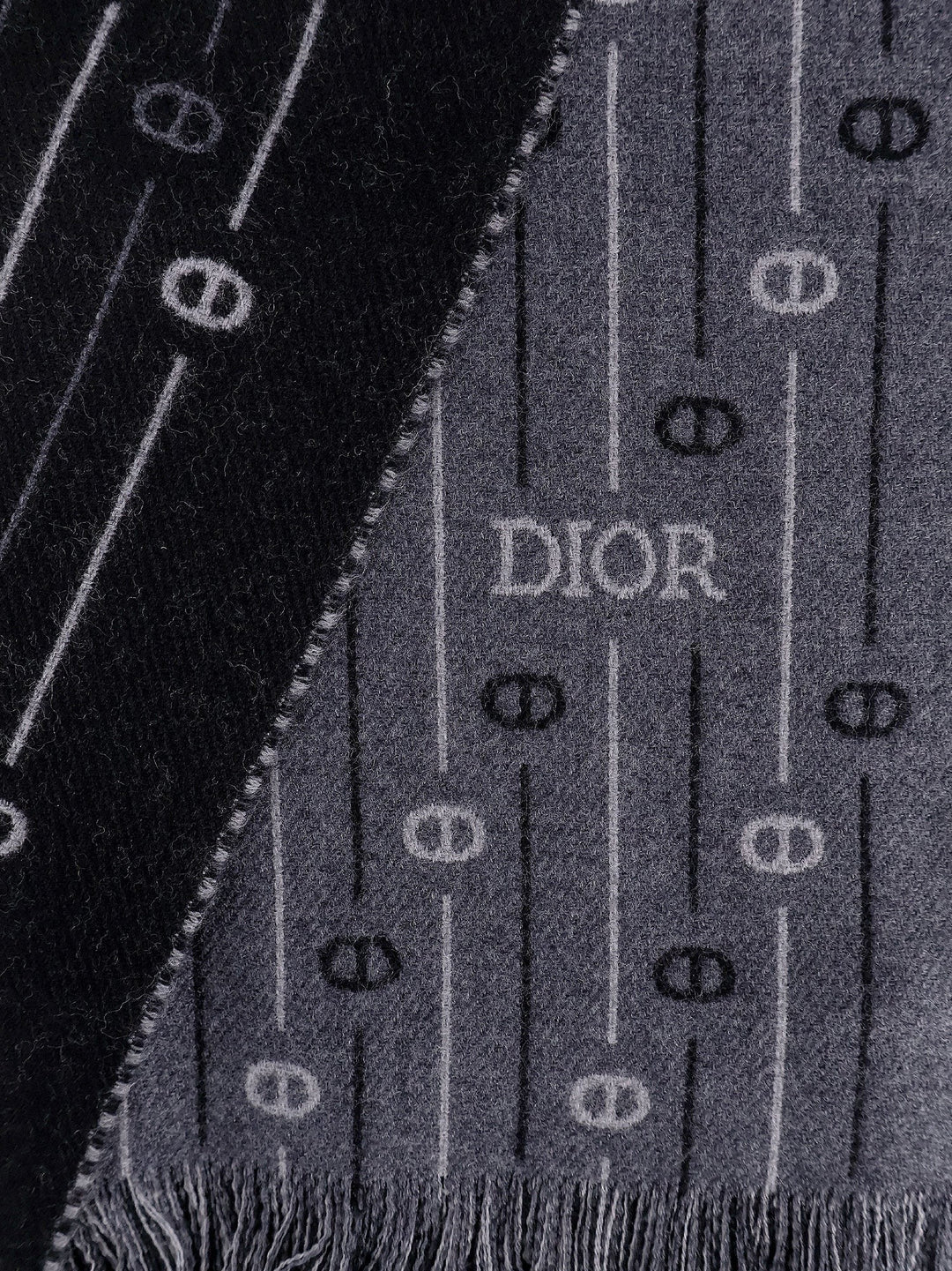 Wool scarf with all-over cd icon motif